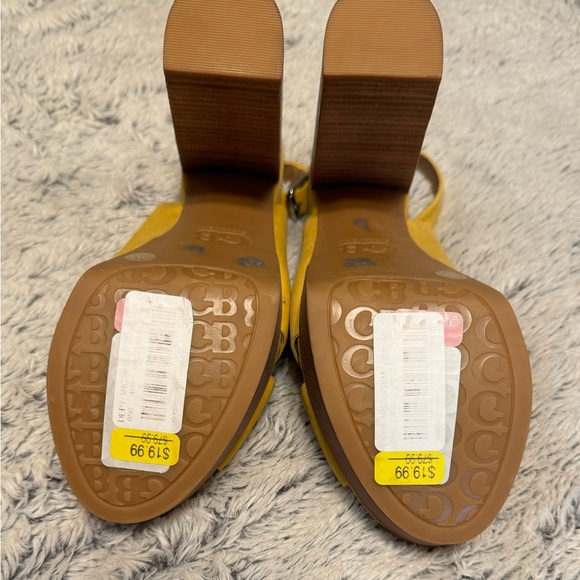 Gianni Bini Leather Platform Sandals - Picture 3 of 3